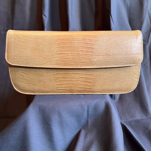 Neiman Marcus Handbags - Vintage Neiman Marcus Collection Chain Shoulder Bag